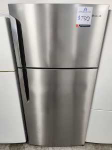 Westinghouse 537 L/top mount fridge freezer WTB5400SA