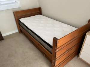 Bunkers wooden single bed