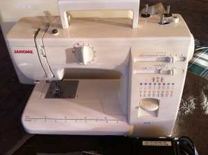Janome 415 Sewing Machine. Very Good Condition. Serviced & Tested