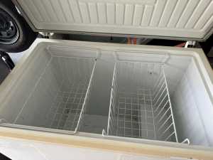Large 320 Litre Chest Freezer or Ice Bath - I can deliver