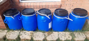 Blue drums with lockable lid