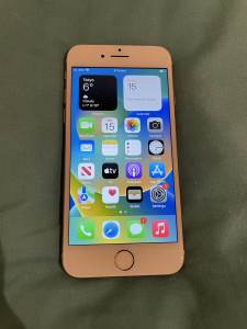 IPHONE 8 GOLD, NEW BATTERY, EXCELLENT CONDITION, NO ISSUES