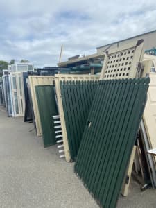 Timber and Steel Gates and Fencing from $55 each - Vinsan G1633