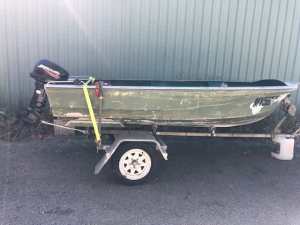 3.8 Doggett Aluminum Fishing Boat