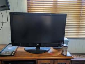 LG 42 Inch TV with remote