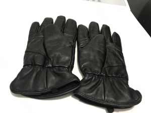 ladies thinsilate insulation 40 gram gloves $5 for the pair