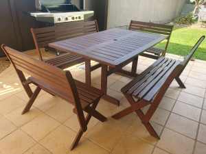 Outdoor timber table X 4 bench seats good condition