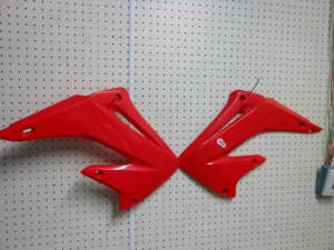 CR125 ,250 Radiator scoops pair Red