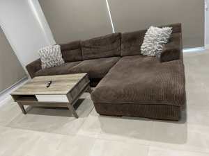 $600 if pick up today Plush couch pick up Dandenong