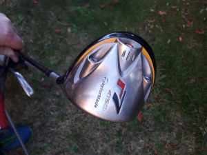 Golf clubs and bag - includes TaylorMade 460 R7 Driver