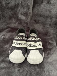 Adidas Superstar SMR 360 Toddler shoes - Size US 7K