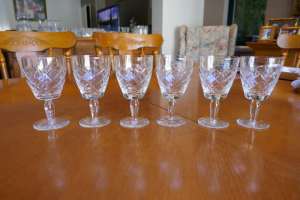 6 vintage small crystal wine glasses.
Probably Bohemia Crystal.
