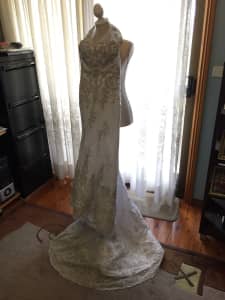 Wedding dress new never used size 6 Christina Rossi rrp$3000 beaded