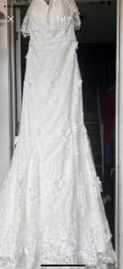 amazing size 12 Bridal dress with veil