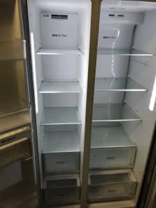 LG side by side fridge/freezer