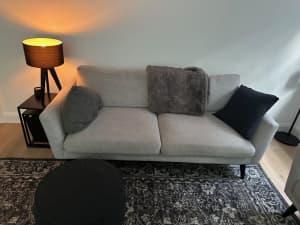 2 Sofas & a Carpet