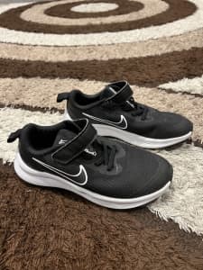 Nike Star Runner kids shoes (2 Pairs)