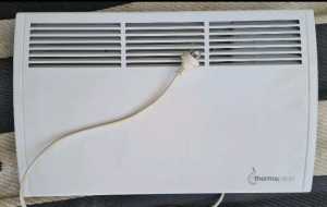 Wall heater with Australian plug