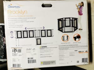 DreamBaby F2031 Brooklyn Converta Play-Pen Gate with Mesh Sides