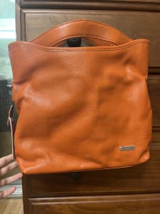 vionarosalina carried #Hermes birkin 30 orange togo leather with palladium  hardware ——————————————————————————— Rp 246.