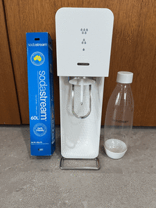 SodaStream Source Element White Sparkling Water Maker