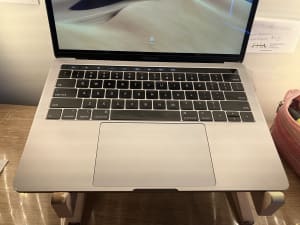 MacBook Pro 13 inch 2019