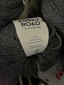 Yarn 52% merino wool 12 ply (10 rolls)