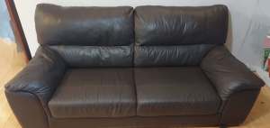 2 and 3 seater Italian leather sofa/ couch