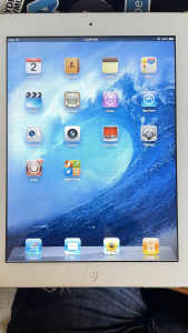 Apple iPad 2 32GB, Wi-Fi (jailbroken), 9.7in - White