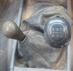 Complete G52 Toyota Hilux LN106 gearbox, L series diesel bellhousing