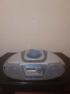 SANYO Portable CD and cassette player