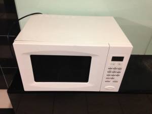 Huge white microwave 30 Litre for sale