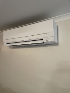 Air conditioning split system / ducted system installations