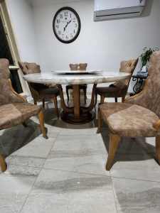 LUX Dining table 