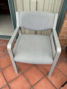 Arm chair - high performance and low maintenance, in good condition
