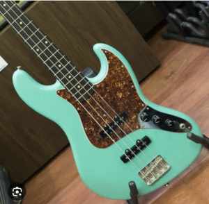 Wanted: WTB or trade for Moollon bass