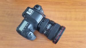 Canon EOS 6D camera with Canon 17-40mm f4 lens