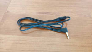 Brand New 3.5mm 3-Pole Stereo Aux Male to Female Extension Cable 90cm