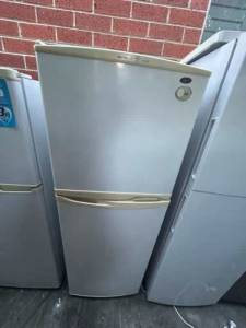 $ left hand size 200 liter LG fridgeit is in condition, same as pictur