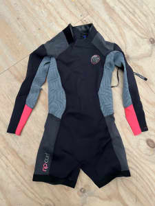 WOMENS RIP CURL WETSUIT SIZE 10