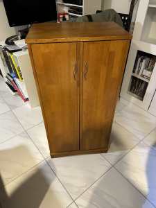 Pull out door cabinet 