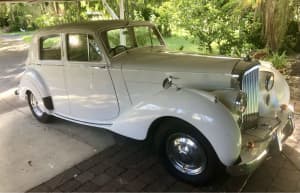 Bentley MKVI limousine, limo hire wedding car, beautiful condition
