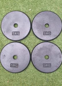 4x 5kg (20kg) Black weight plates. 30mm holes.