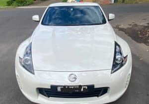 2018 Nissan 370Z Automatic Coupe Low kms