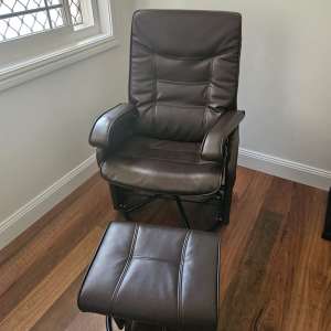 Rocking nursing chair with footstool