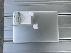 Apple Macbook Pro Mid 2014 13 inch