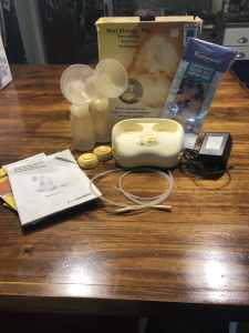 Madela double breast pump