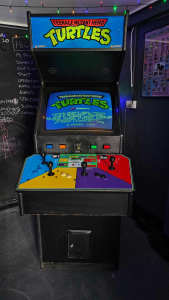 Teenage Mutant Hero Turtles UK Konami arcade cabinet
