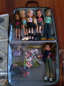 Ultimate Vintage Bratz Doll collection!Some New & Used