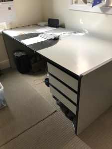 Office desk with 3 drawers